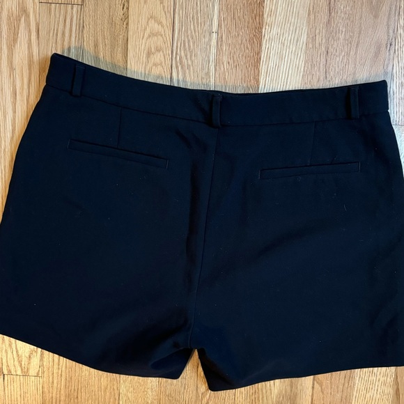 Banana Republic black dress shorts size 12 - Picture 4 of 4
